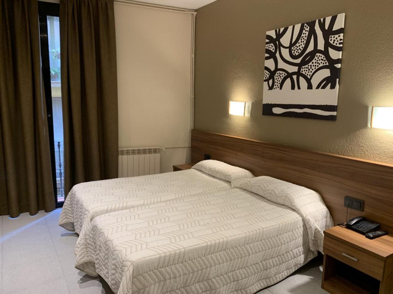 Pension Iznajar Barcelona Exterior photo